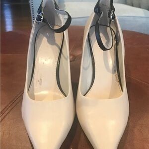 Nine West leather pumps